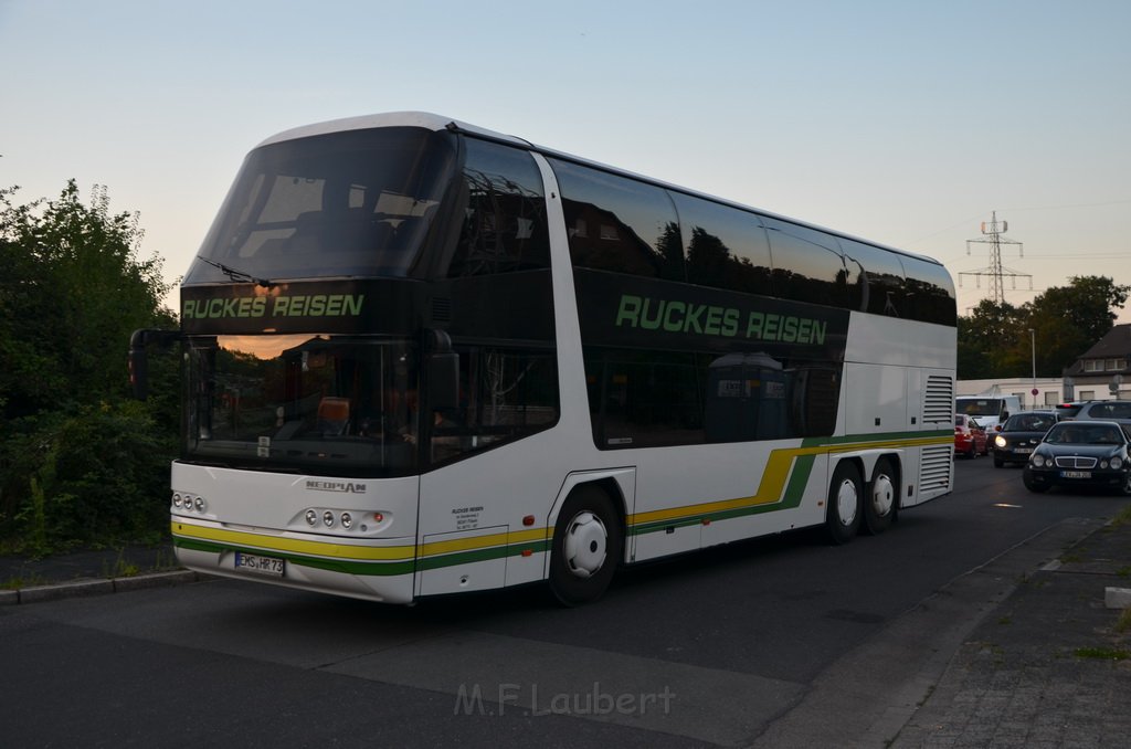 Einsatz BF Koeln Klimaanlage Reisebus defekt A 3 Rich Koeln hoehe Leverkusen P195.JPG